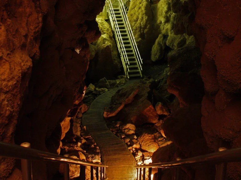 Jewel Cave National Monument